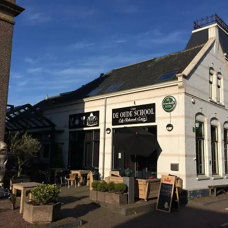 De Oude School * Warder